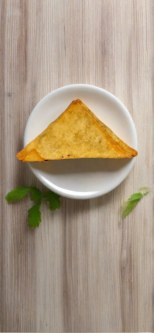 BUTTER CHICKEN Samosa Large - 110g x 15 pack - Golden Orient Foods